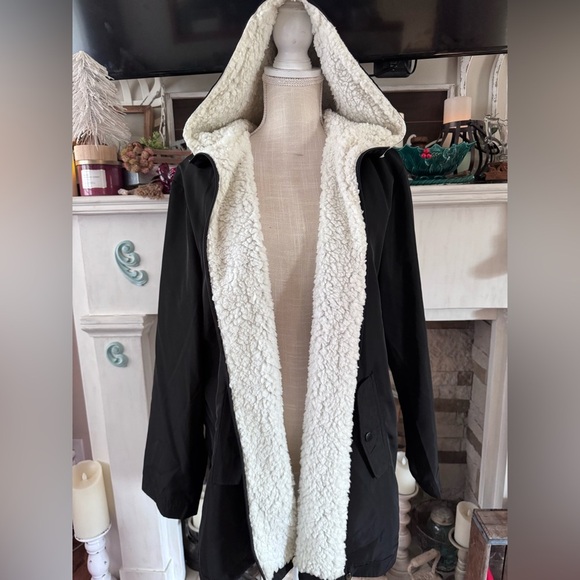 Linda Anderson Black Hooded Rain Jacket with Sherpa Lining. Size XXL - Picture 11 of 14